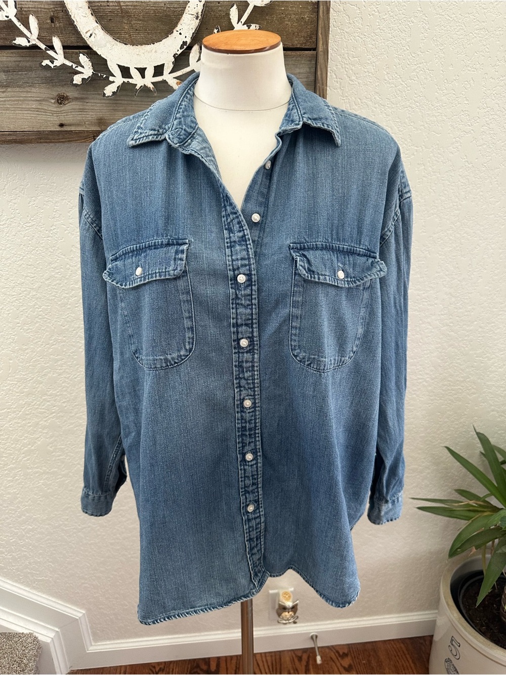 Aerie chambray denim cotton button down boxy top size XS